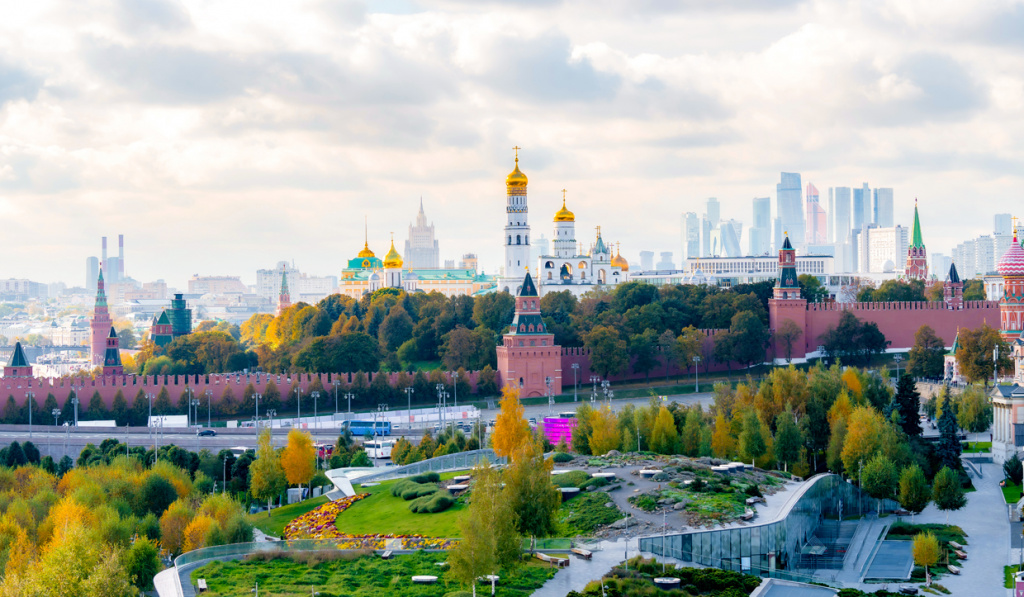 Аренда авто с водителем для экскурсий по Москве